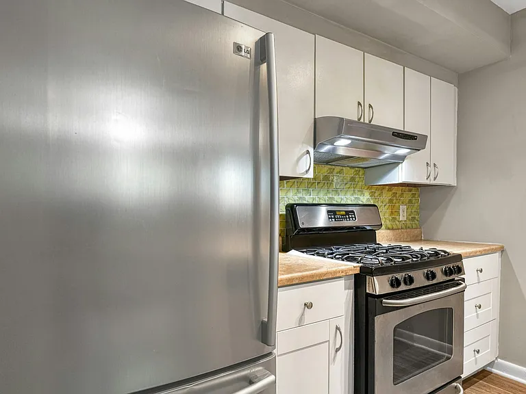 31 Home Pl #1 — Photo 3