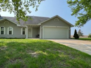 205 Lindstrom Ave W, Grove City, MN 56243