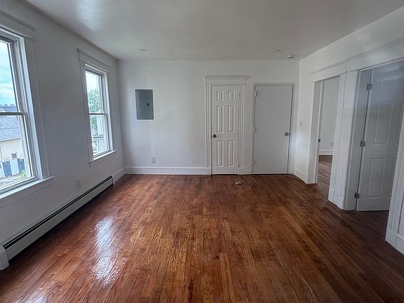 2nd image of 20 Coe St
