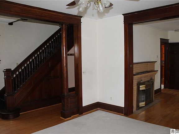 5th image of 418 W Henley St
