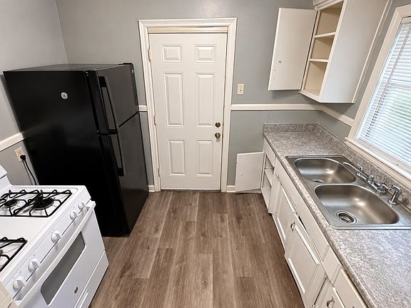 2nd image of 3017 Gulf Ave #7
