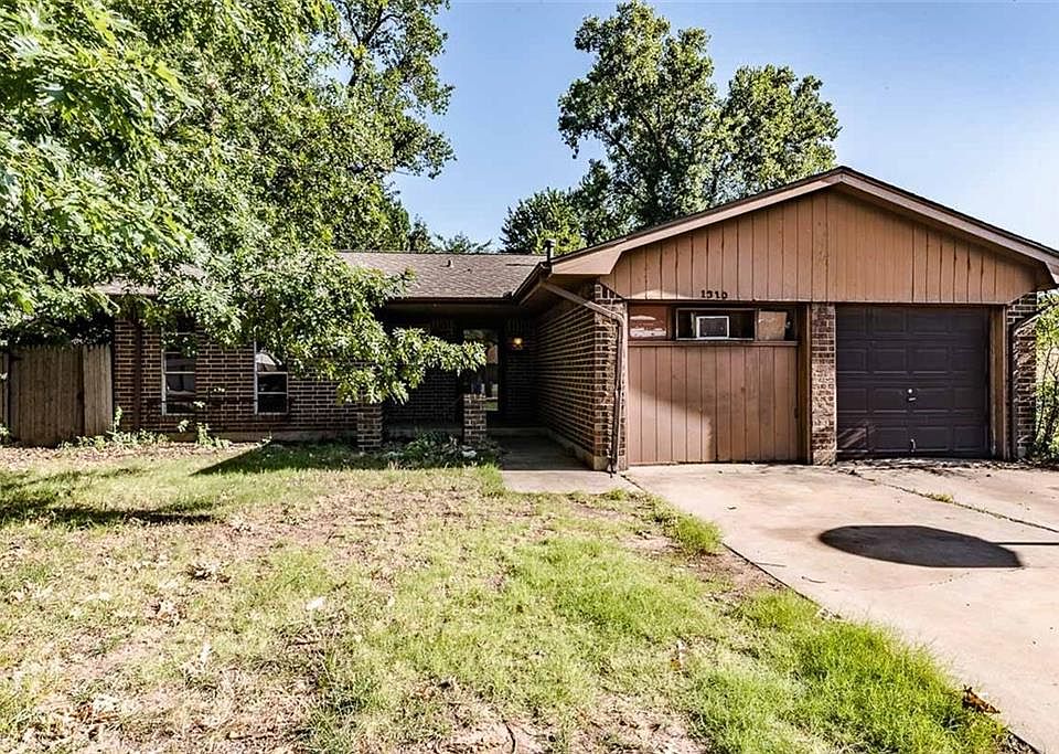 1st image of 1310 Columbia Cir