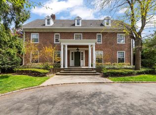 835 Pond Ln, Woodmere, NY 11598