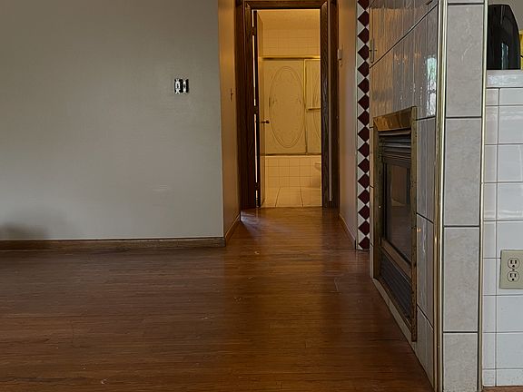4th image of 1301 85th Ave N