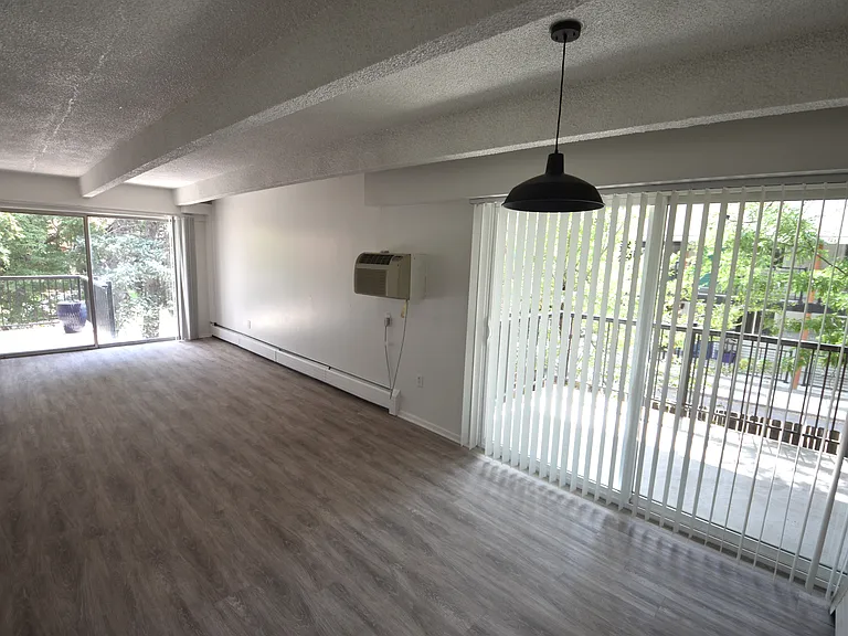 4440 Laguna Pl - Meadows Apartments — Photo 33