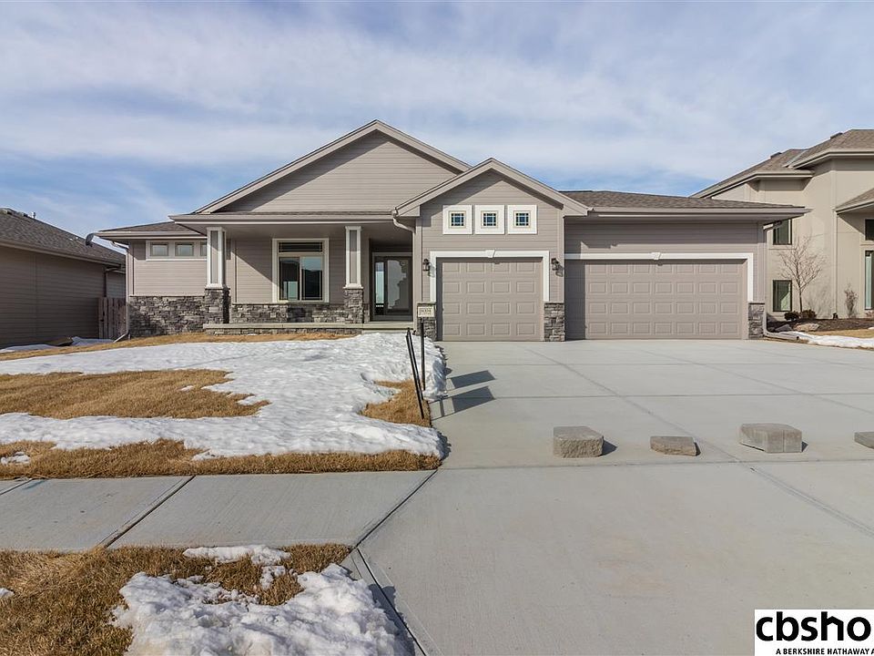 1st image of 8004 S 193rd Ave