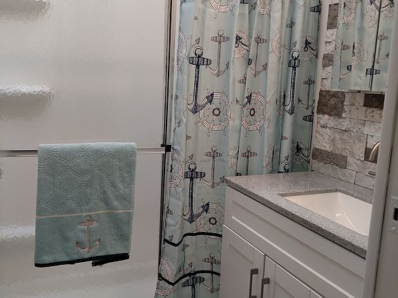 4th image of 4660 Lafayette Ln W