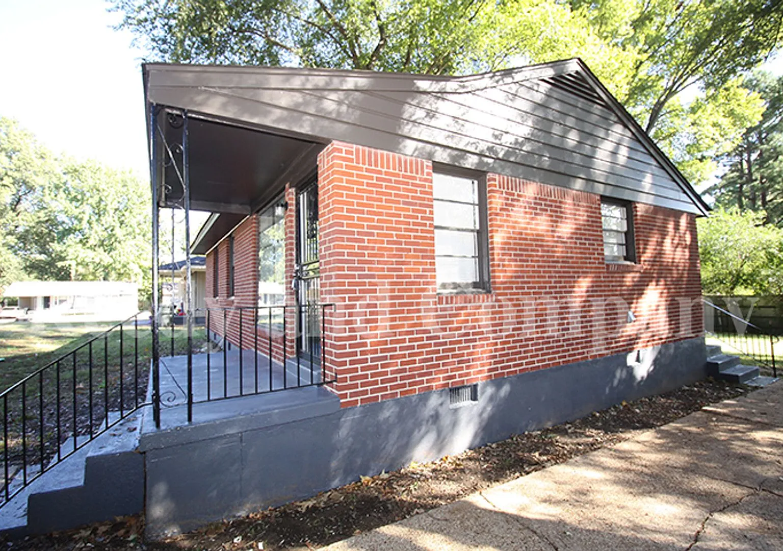 Welcome to 1841 S. Sutton Drive! — Photo 3