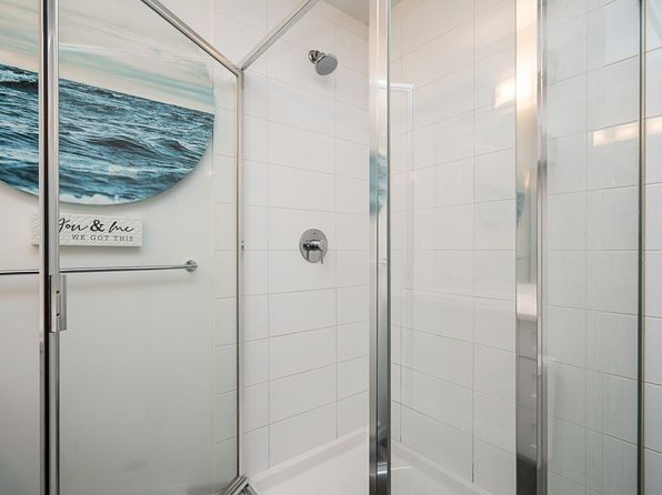 3 bedroom rental in Surrey — photo 13