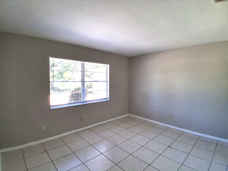2203-2205 SE 15th Ln #2203 — Photo 5