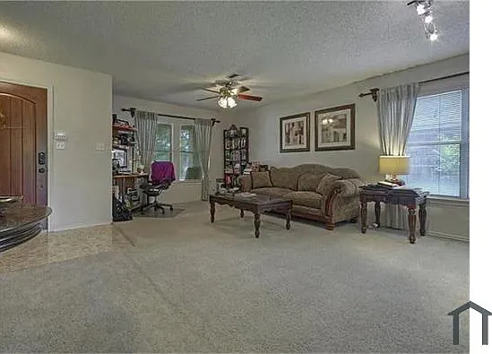 713 Catumet Dr — Photo 9