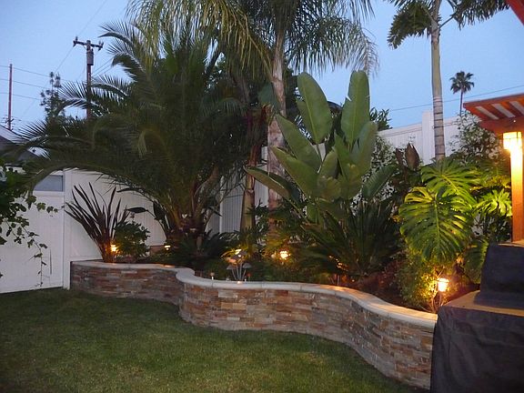 Backyard w/stacked stone