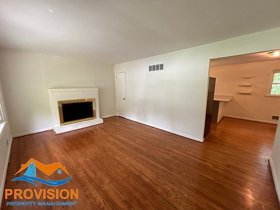 2nd image of 20 Washington Dr