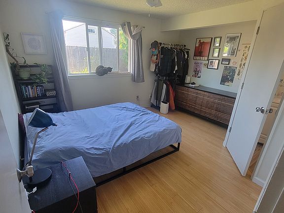 3rd image of 6832 SE Center St