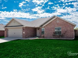 1401 Vineyard St, Pea Ridge, AR 72751