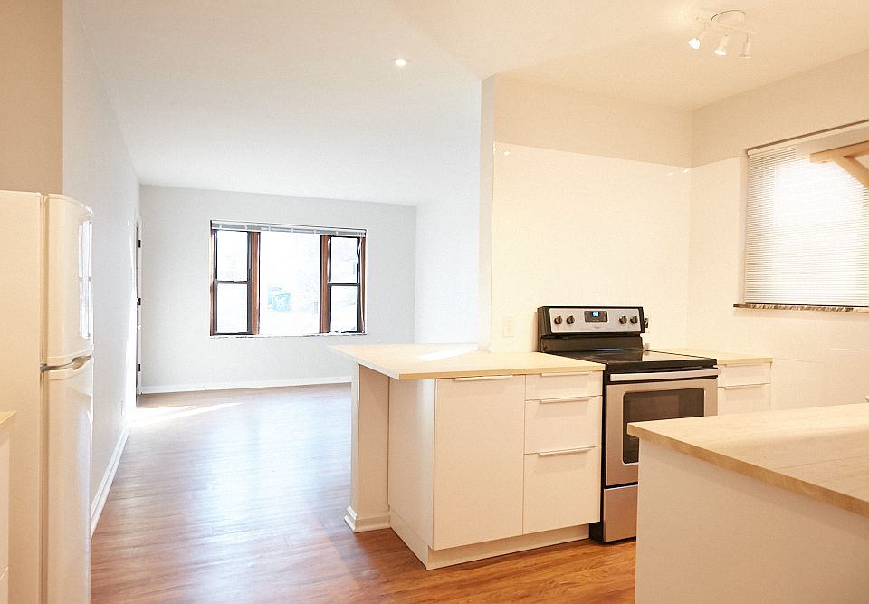 1st image of 909 Concordia Ln APT 1S