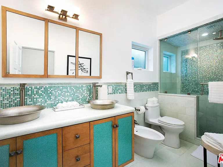 1655 N Crescent Heights Blvd — Photo 43