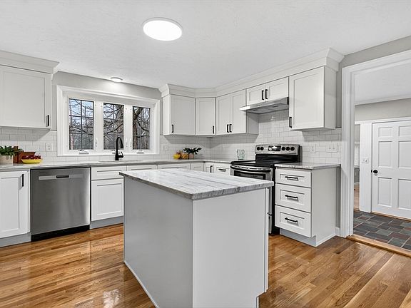 5th image of 46 N Common Rd