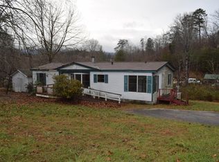 346 Clear Lake Dr, Jacksboro, TN 37757