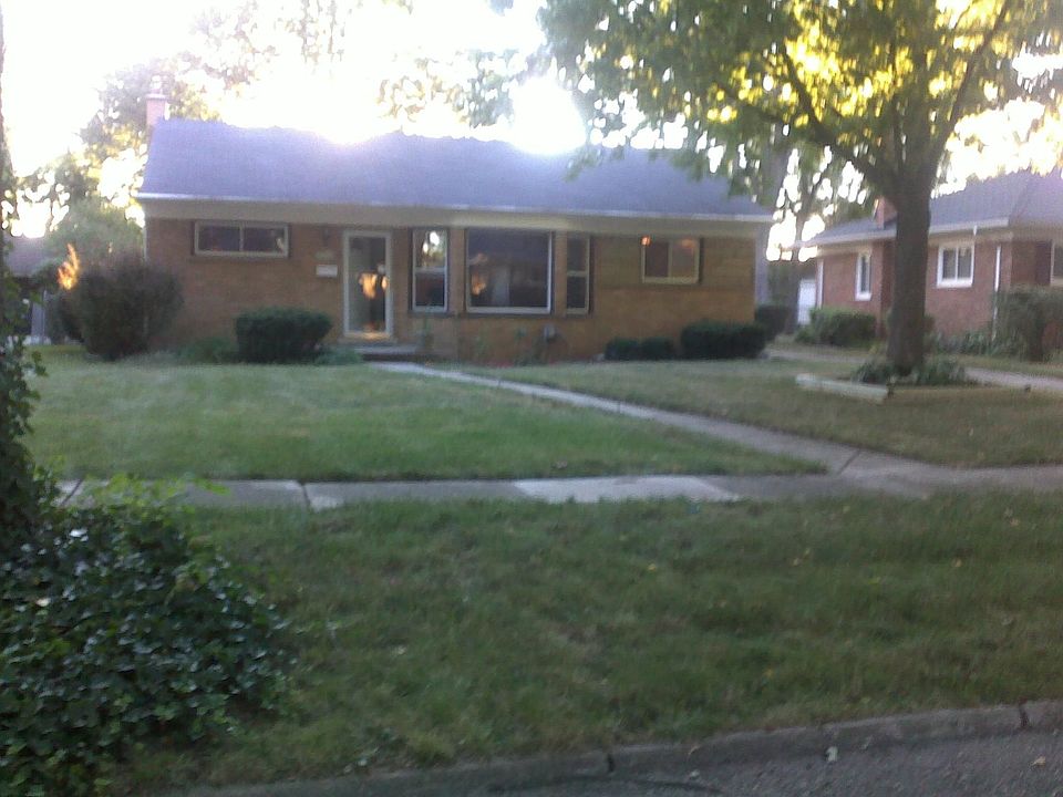 2nd image of 31115 W Rutland St