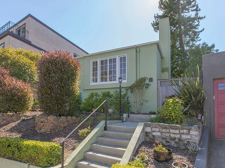 80 Castenada Ave — Photo 43