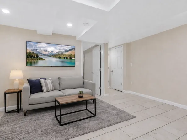 424 19th St NE #B, Washington, DC 20002