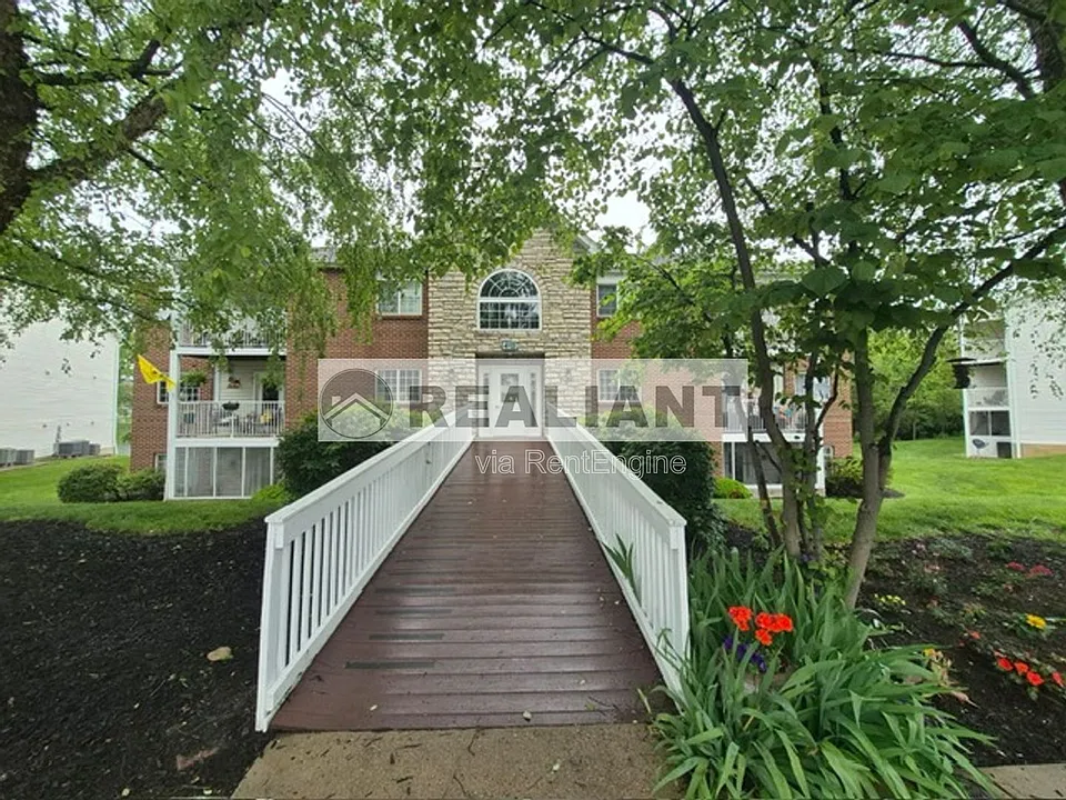 412 Marian Ln #8