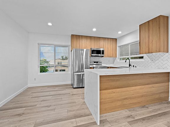 2nd image of 4417 McClintock St APT 9