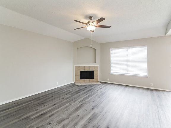 3rd image of 823 Sage Meadow Dr