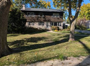 342 Sunrise Ave, Willowbrook, IL 60527