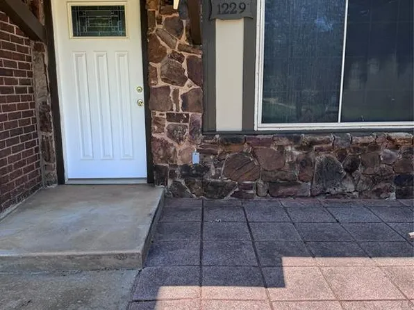 1229 E Canterbury St, Altus, OK 73521