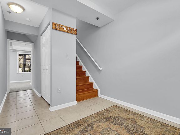 3rd image of 5627 Crestwood Ct