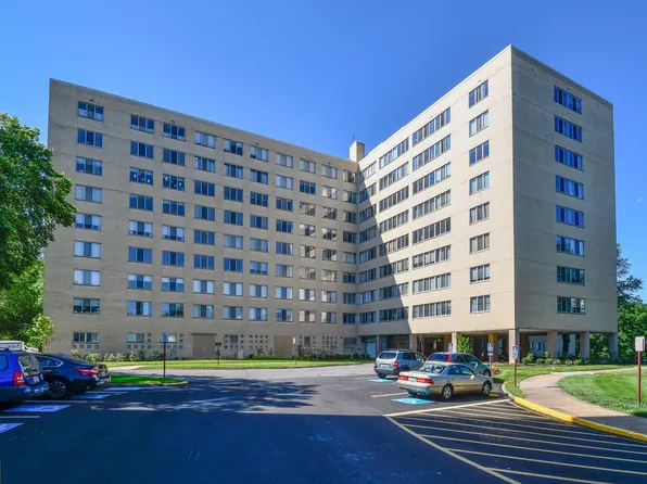 6631 Wakefield Dr APT 613B, Alexandria, VA 22307
