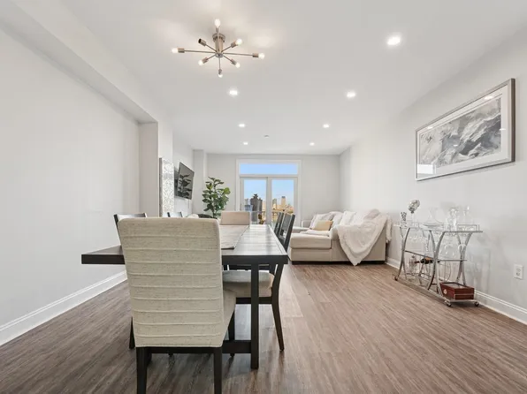 206 Shearwater Ct West image 1 of 26