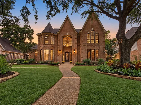 3122 Timber Village Dr, Houston, TX 77068
