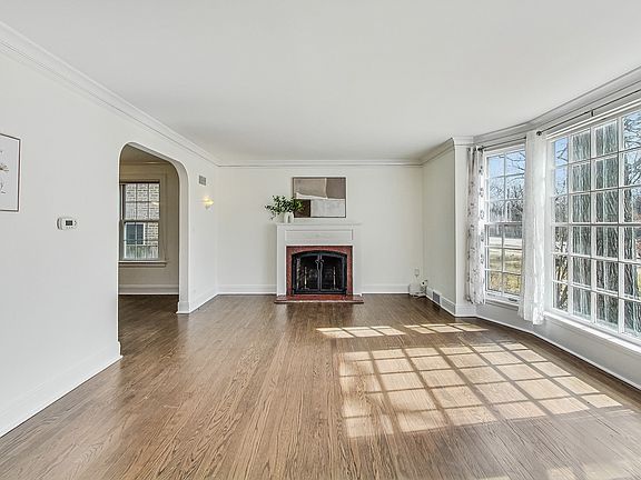 3rd image of 6749 N Caldwell Ave