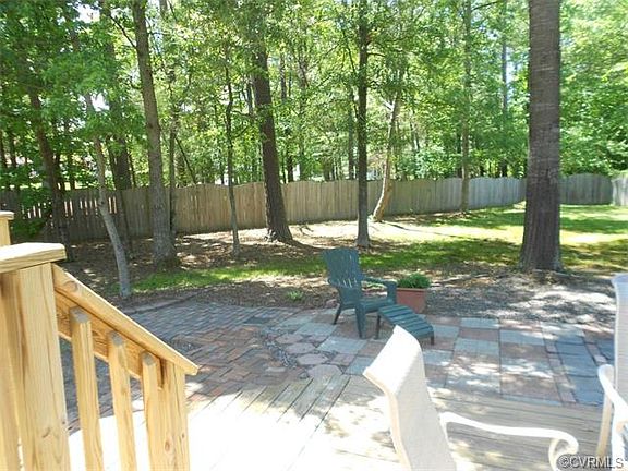 5th image of 10050 Haleys Hollow Ct