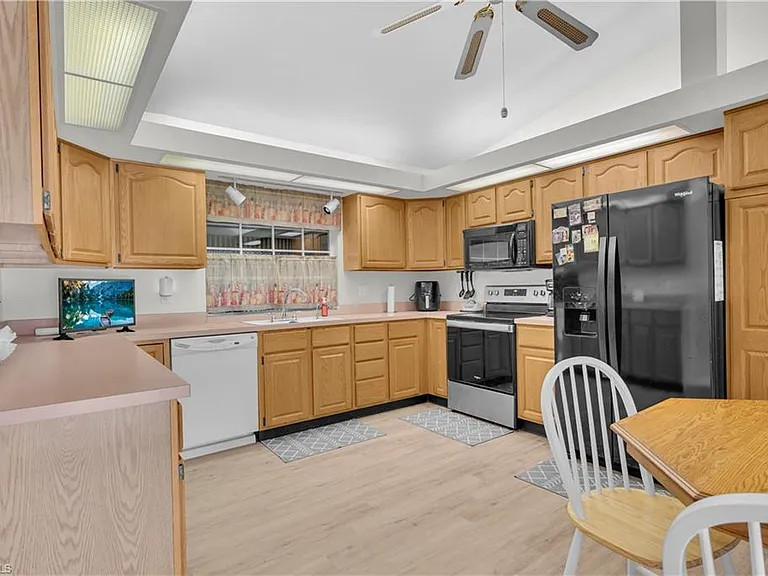 1251 Broadwater Dr — Photo 14