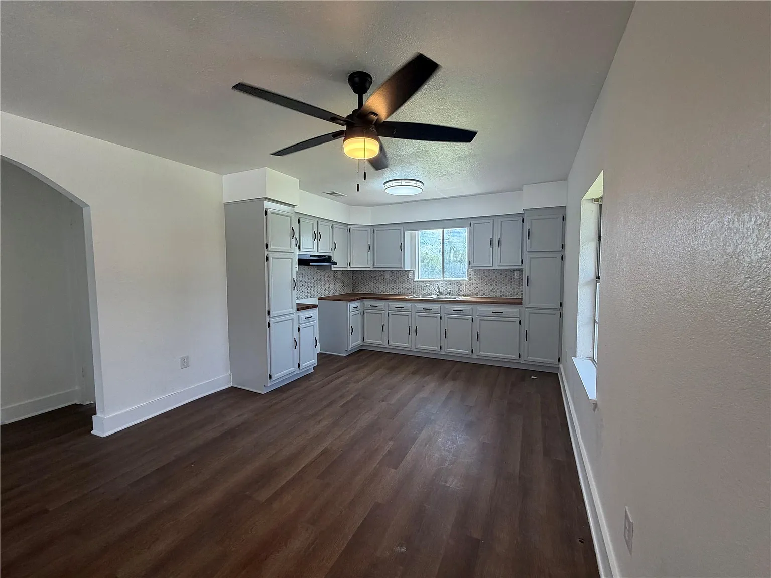 2 bed, 2.0 bath, 768 sqft, $1,200 — Photo 3