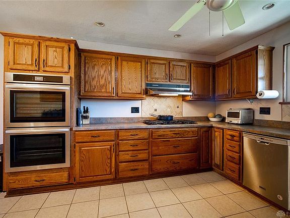 3rd image of 3666 Olde Willow Dr