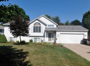 6714 Madison Ave SE, Grand Rapids, MI