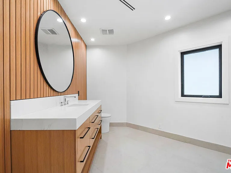 4097 Sapphire Dr — Photo 25
