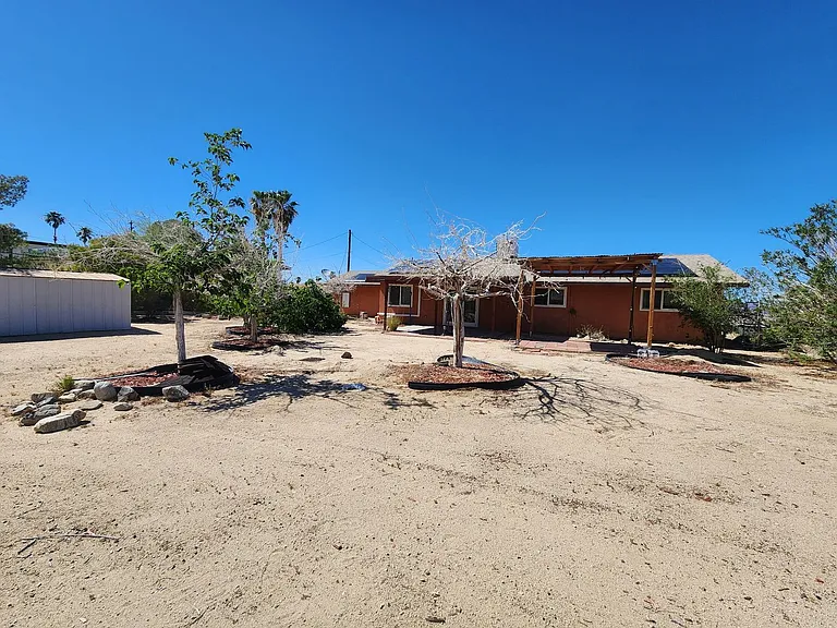 73477 Desert Dr — Photo 17