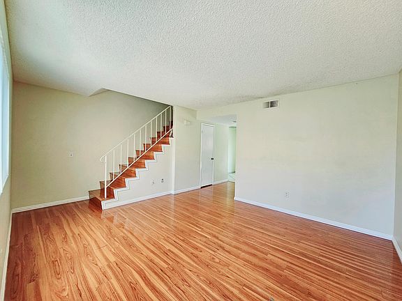 5th image of 175 Whitney Ave APT 3