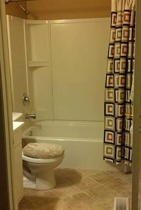 Full Bathroom Picture 1