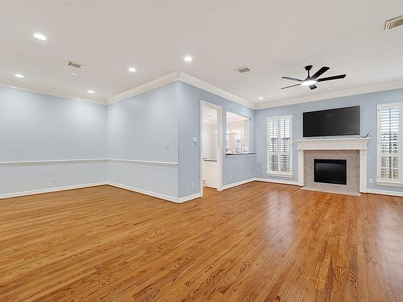 4th image of 5835 Val Verde St