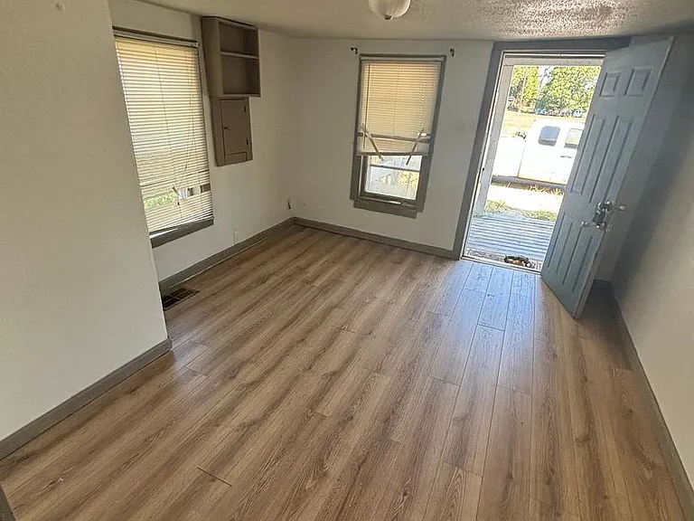 1602 Park St — Photo 4