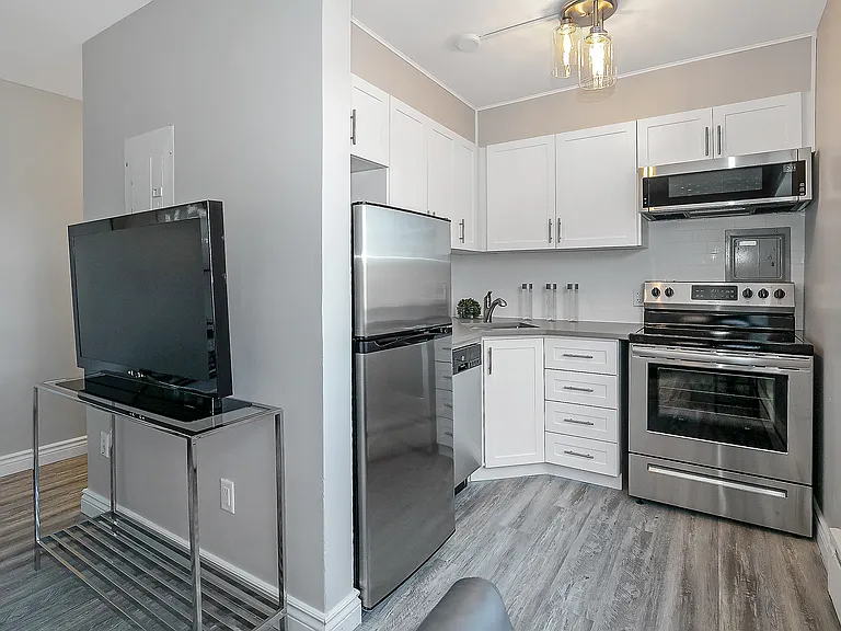 385 Melvin Ave #307 — Photo 4
