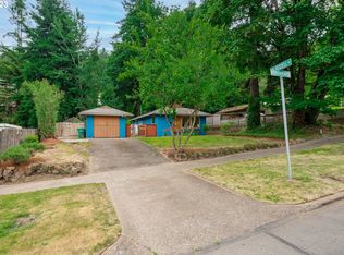 2722 NE Fremont Dr, Portland, OR 97220