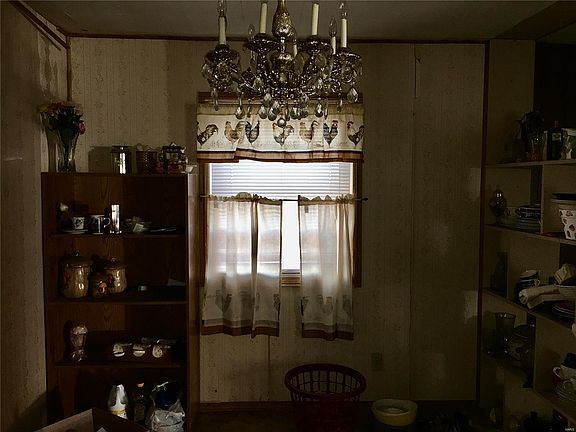 5th image of 9456 Harold Dr